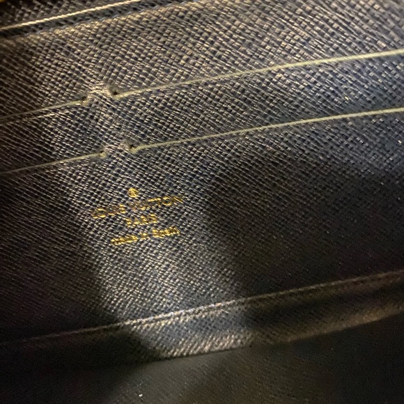 Louis Vuitton Monogram Zip-Around Wallet - Picture 8 of 13